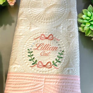 Personalized Baby Quilt Blanket, Monogrammed Baby Quilt Blanket, Personalized Baby shower gift, Baby Crib Blanket,scalloped heirloom blanket