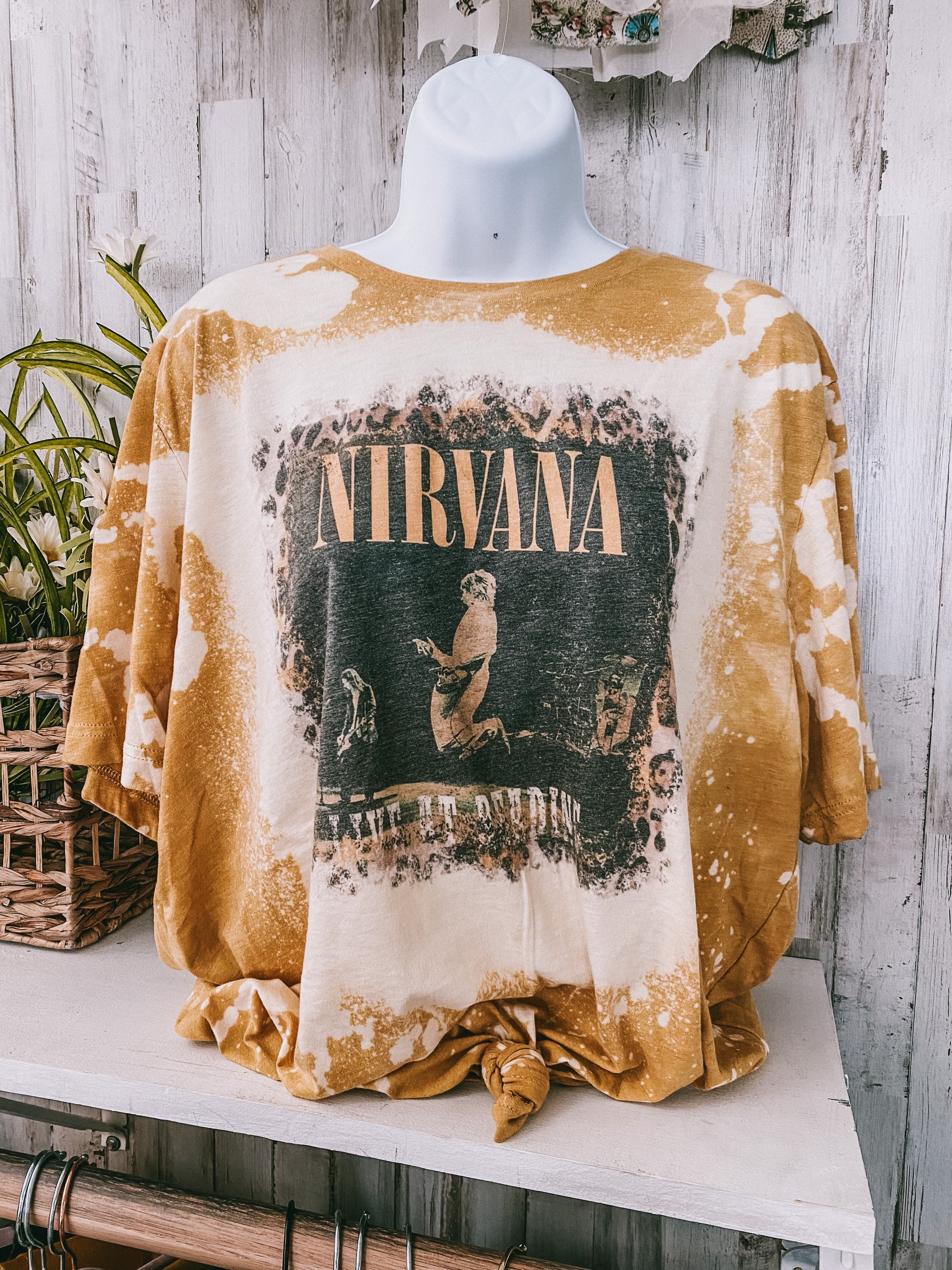【SATIIIZ】Dino Nirvana Bleach Short Sleeve T-Shirt SATIIIZ】Dino Nirvana Bleach Short Sleeve T-Shirt (SATiiiZ/T