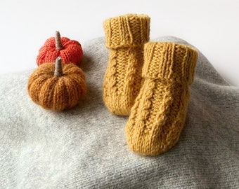 BABY SOCKS Knitting Pattern, Step-by-Step Photo Tutorial, Perfect for Newborns, Cable Knit Socks for kids, Cable Design baby knit