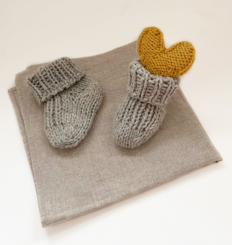BABY SOCKS pattern, Easy Knit baby socks, Newborn socks pattern, Simple knit infant socks, Baby knitting pattern, seamless baby socks image 2