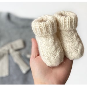 Knit Baby Socks Pattern PDF, Cable Knit Booties, Easy Baby Socks, Beginner Friendly Knitting, Bonus Printable Gift Cards, Digital Download
