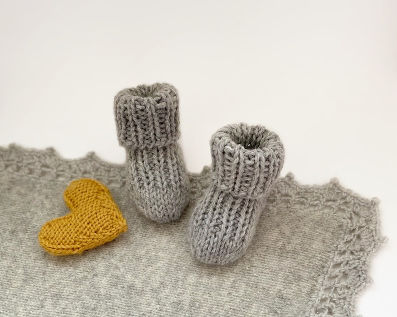 BABY SOCKS pattern, Easy Knit baby socks, Newborn socks pattern, Simple knit infant socks, Baby knitting pattern, seamless baby socks image 5