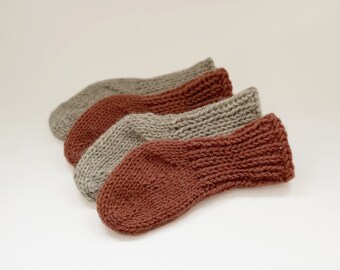 EASY Knit BABY SOCKS, Knitting Pattern for Newborns, Perfect Gift for New Parents, Project Newborn socks pattern, Baby knitting pattern