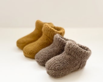 Newborn Booties Knitting Pattern PDF, Baby Socks and Slippers, Easy Knit Baby Booties, Beginner Friendly, Digital Download