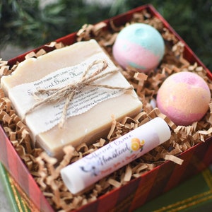 Natural Bath Bomb Gift Set, Stocking Stuffer Gift for Her, Spa Kit Bath Fizzies, Teacher Gift Box, Relaxing Bath Set, Mom Christmas Gift Box