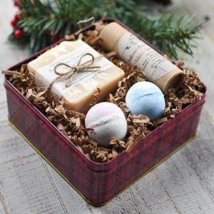 Natural Skin Care, Personalize Spa Gift Set, Spa Gift Box, Mom Gift, Skin Care Gift For Her, Gift for Mom, Self Care Gift Box, Home Spa Kit