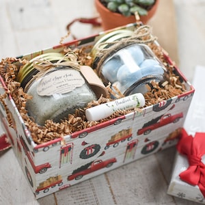 Bath Lover Christmas Spa Gift Set/ Custom Bath Bomb Relaxation Box/For Her/ Teacher/ Spa Bath Set/ Spa Kit/ Bridesmaid/ Self Care/ Thank You