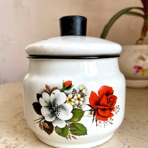 Soviet-Era White Floral Enamel Pan Can  650ml - Vintage Kitchen Collectible with Botanical Motifs - Retro Home Decor Gift