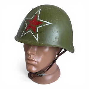 Casco metálico militar soviético ST60 del ejército de la URSS con estrella roja