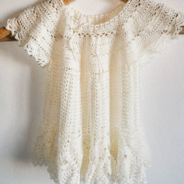 Robe pour une petite fille, robe crochet en lin, une robe en lin, Robe crochetée à la main, Robe blanc cassé, Robe modèle unique, Robe fille