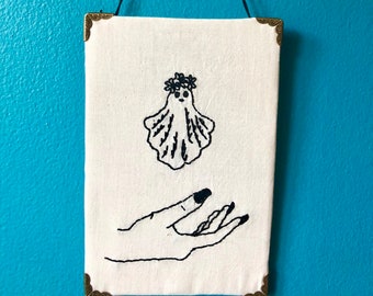 Un fantasma en la mano vale más que dos en la casa
