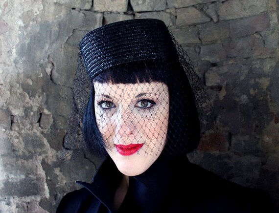 Fascinator Hat, vintage 1940's black straw hat wit