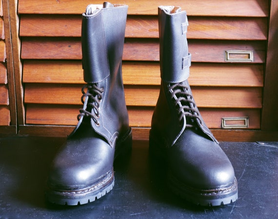 Vibram hot sale combat boots