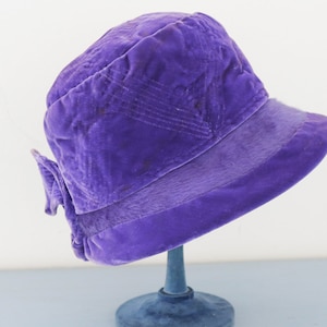vintage blue purple velvet cloche hat / 1940&#39;s retro costume hat