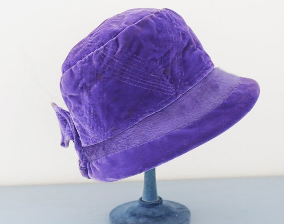 vintage blue purple velvet cloche hat / 1940's ret