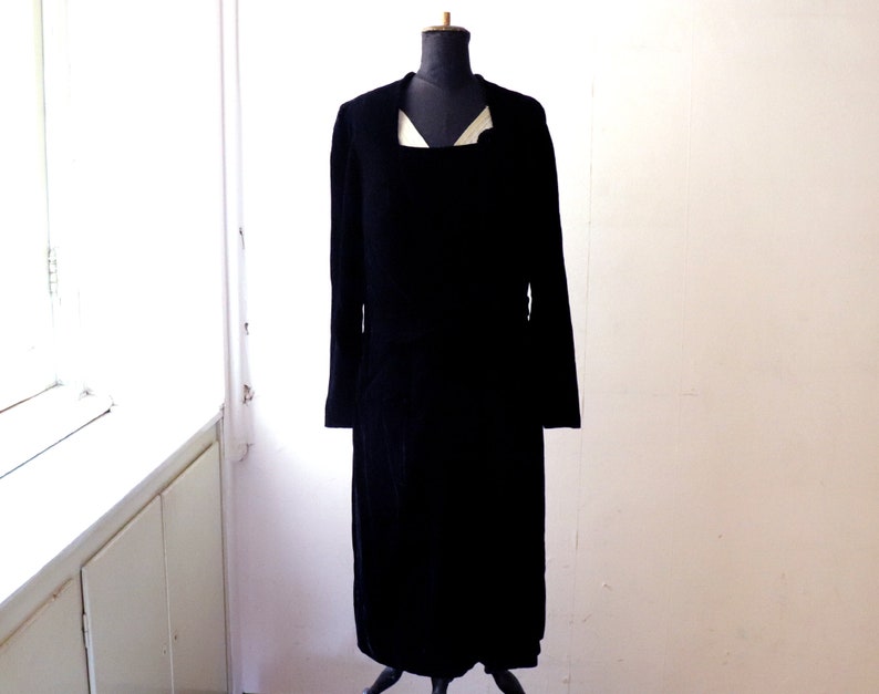 Antique 1910 Edwardian black velvet dress Downton Abbey 1910 style original black velvet dress Gothic and steampunk black velvet dress