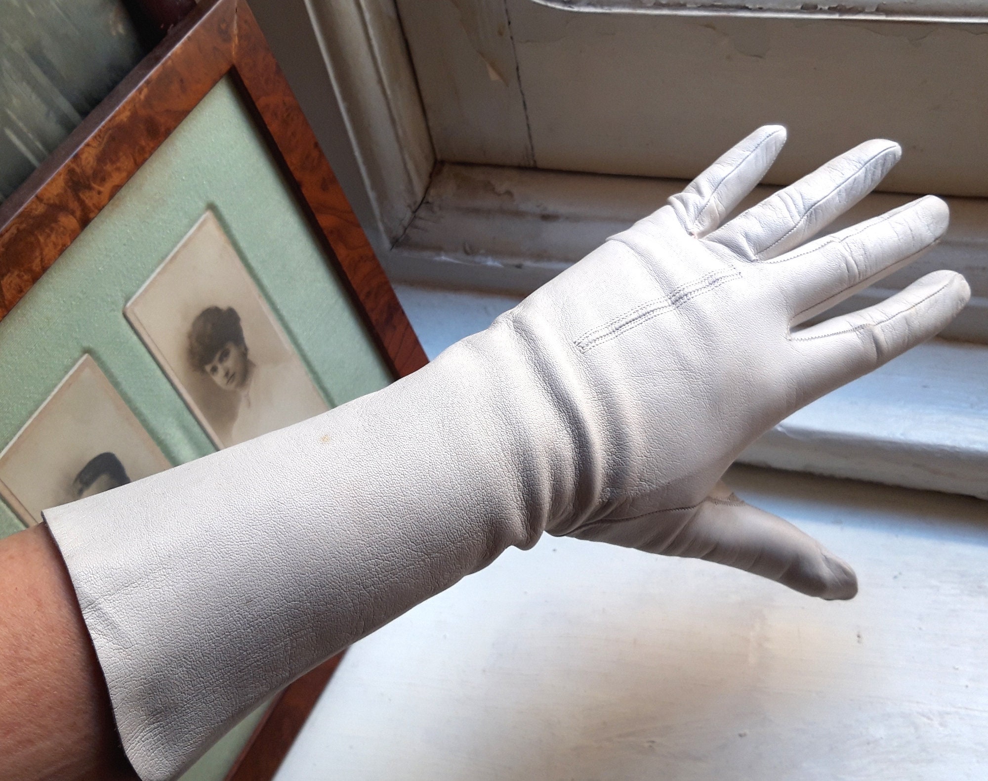 Vintage 1940's white leather mid length gloves made in Etsy