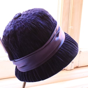 40&#39;s vintage, original  blue/purple velvet and satin hat, made in Italy