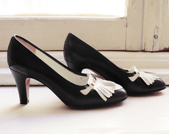 vintage 1960&#39;s tassel pumps black and white