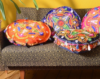 Round seat cushion with bobble, suzani, meditation cushion, pillowcase, colorful embroidered velvet fabric, oriental floral, decoration, boho, ethno hippie