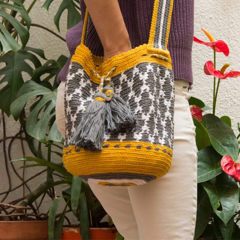 Wayuu Shoulder Bag, Handcrafted Wayuu Bag, Crochet Purse Bag, Crossbody Bag, Geometric Motifs, Artisan Purse, Gift for Her image 8