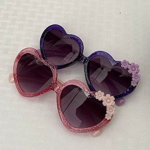 Kids Glitter Heart-Shaped Sunglasses with Floral Accent