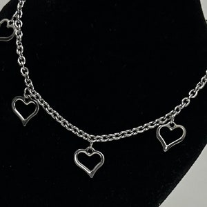 Tobillera de acero inoxidable de 9,5&quot; con corazones