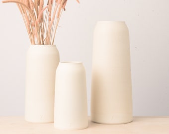 Featured image of post Ceramic Modern Large Vase Decor : Vases, urns, jars &amp; bottles.
