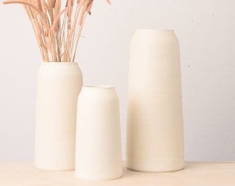 Featured image of post Ceramic Modern Large Vase Decor : Vases, urns, jars & bottles.