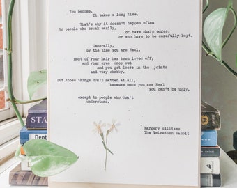 williams margery, il coniglio vellutato; arte macchina da scrivere, citazione di coniglio vellutato, citazione letteraria, libro per bambini, arte dei fiori pressata