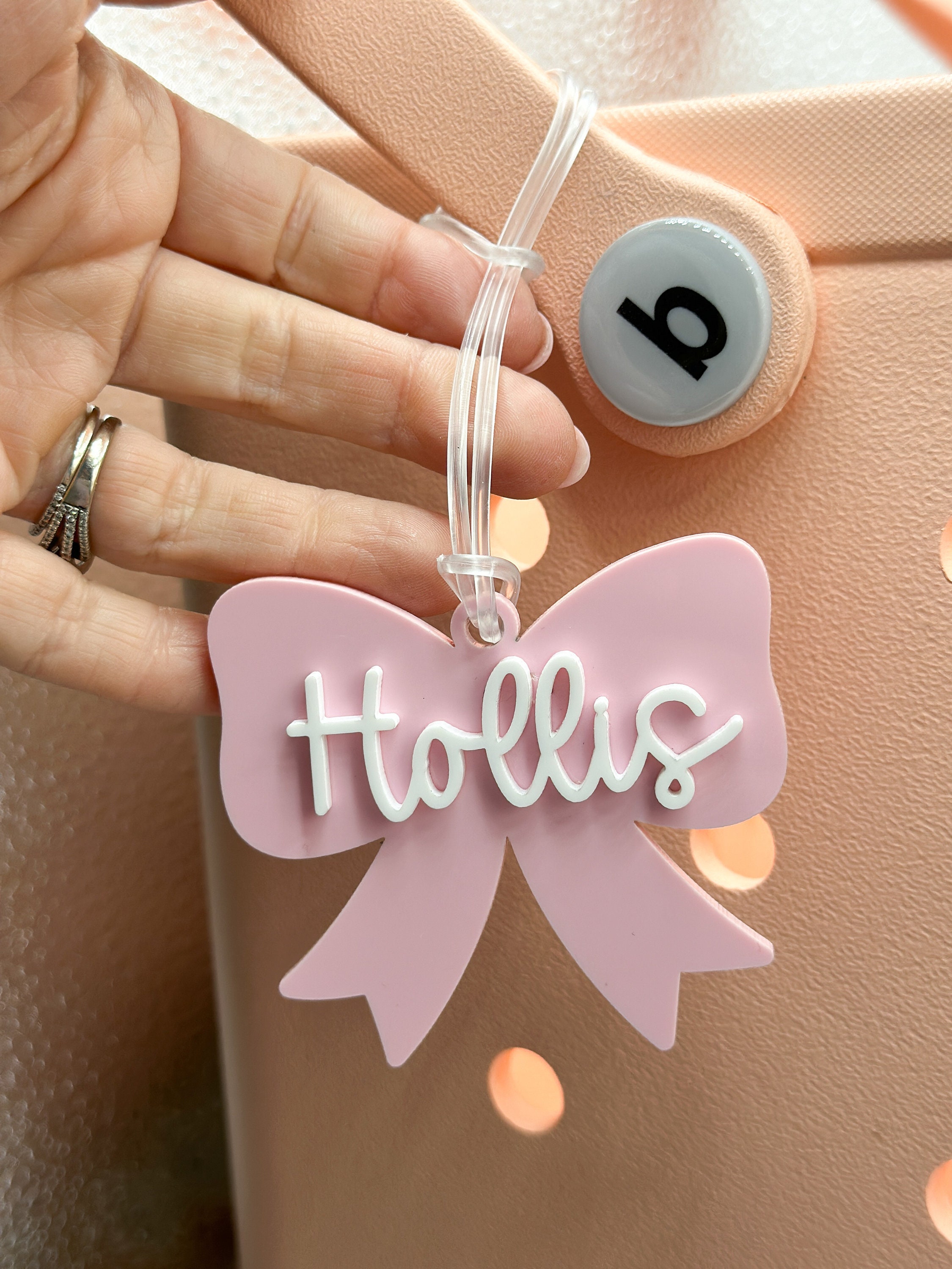 Custom Diaper Bag Tag Baby Girl Pink Bow Keychain Diaper Bag Acrylic Tag Bow Design Daycare Tag Pink Bow Aesthetic Keychain Backpack Tag