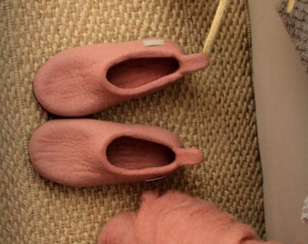 Dusty pink wool slippers for women, warm felted clogs with rubber soles, comfortable indoor eco shoes, cozy Christmas birthday gift for her