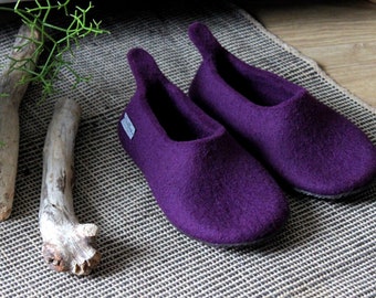 Purple women felted slippers, warm wool slippers with non slip rubber soles, handmade light indoor shoes from eco wool, gift for mom sister