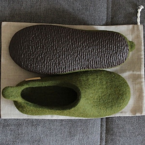Wool slippers for indoor wearing / Green felted slippers for women - house warming gift - gift for wife - boiled wool house shoes
