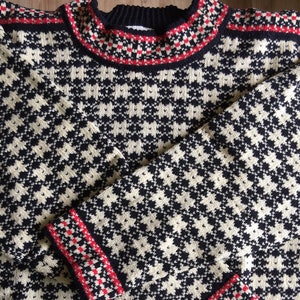 Wonderful Vintage Wool Sweater made in Estonia - Kihnu Pattern - Black with Deep Red