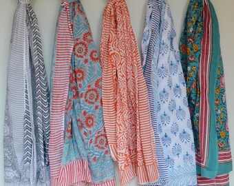 Paréo Ou Sarong En Voile De Coton Indien - Motifs Tropicaux Et Floraux - Taille Unique - Vintage Occasion Très Bon état