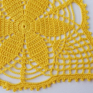 Crochet Doily, Yellow Crochet Doily, Décoration de table, Décor intérieur, Tea Decor image 5