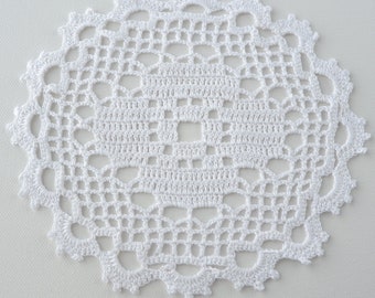 Crochet Doily, Blanc Handmade Crochet Oval Doily, Décoration de table, Décor intérieur, Tea Decor, Crochet Lace Doily