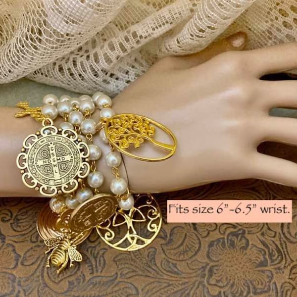 The Lisa Fremont (Grace Kelly) Charm Bracelet                               NO1