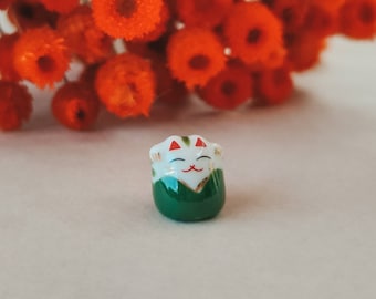 Mini lucky cat, Maneki-neko, porte-bonheur, gri-gri, talisman, santé : vert