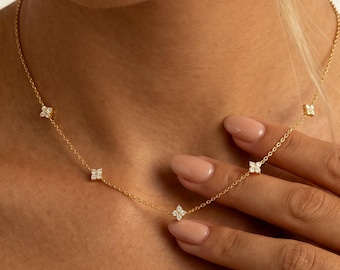 Dainty Hydrangea Necklace 18k Gold or Silver Bridal Flower Wedding Jewellery Bridesmaid Clover Choker Minimalist Gift for Her Jewellery