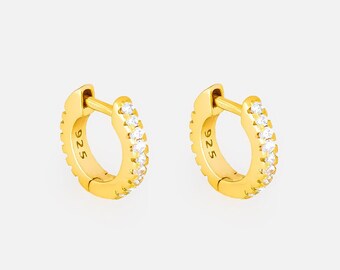 Pendientes de aro de oro Helix o Tragus - 18ct chapado en oro, pequeños cartílagos, oreja / pendiente de regalo para amantes, regalo de San Valentín para ella