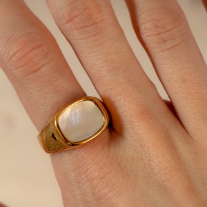 Mother Of Pearl Wide Signet Ring Waterproof Tarnish Resistant Hypoallergenic Statement Ring Bold Jewellery Elegant Aesthetic image 1