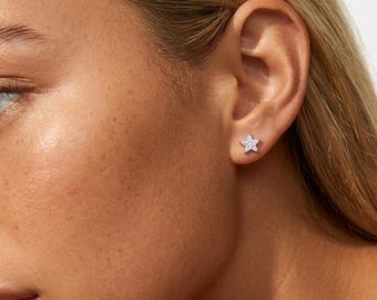 Star Screw Back Stud Earrings – Gold or Silver Celestial Cartilage Earrings – Minimal Everyday Jewellery