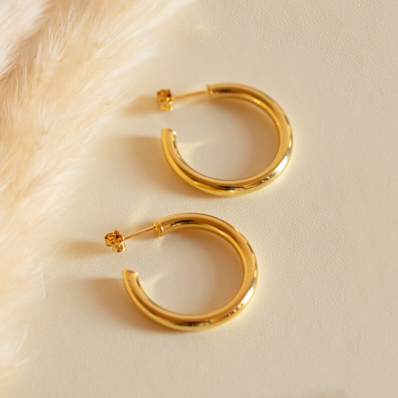 Gold Hoop Earrings 2.5cm by MUCHV Minimalist Large Hoop Earrings, Perfect for Stacking Everyday Cartilage Hoop Best Friend Gift image 1