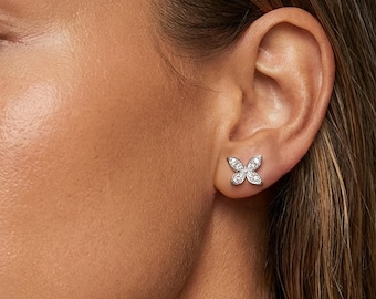 Pendientes de mariposa de oro o plata de 18 quilates: delicadas joyas de cristal de circonita cúbica para mujer