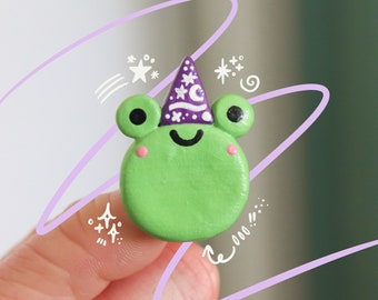 wizard froggy | polymer clay pin // cute frog pin, kawaii frog wizard pin, adorable wizard frog, handmade clay pins, cute clay pins, gifts