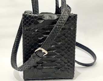 ハンドメイドのスネークスキンレザー製スマホバッグ、ブラックの携帯ウォレット