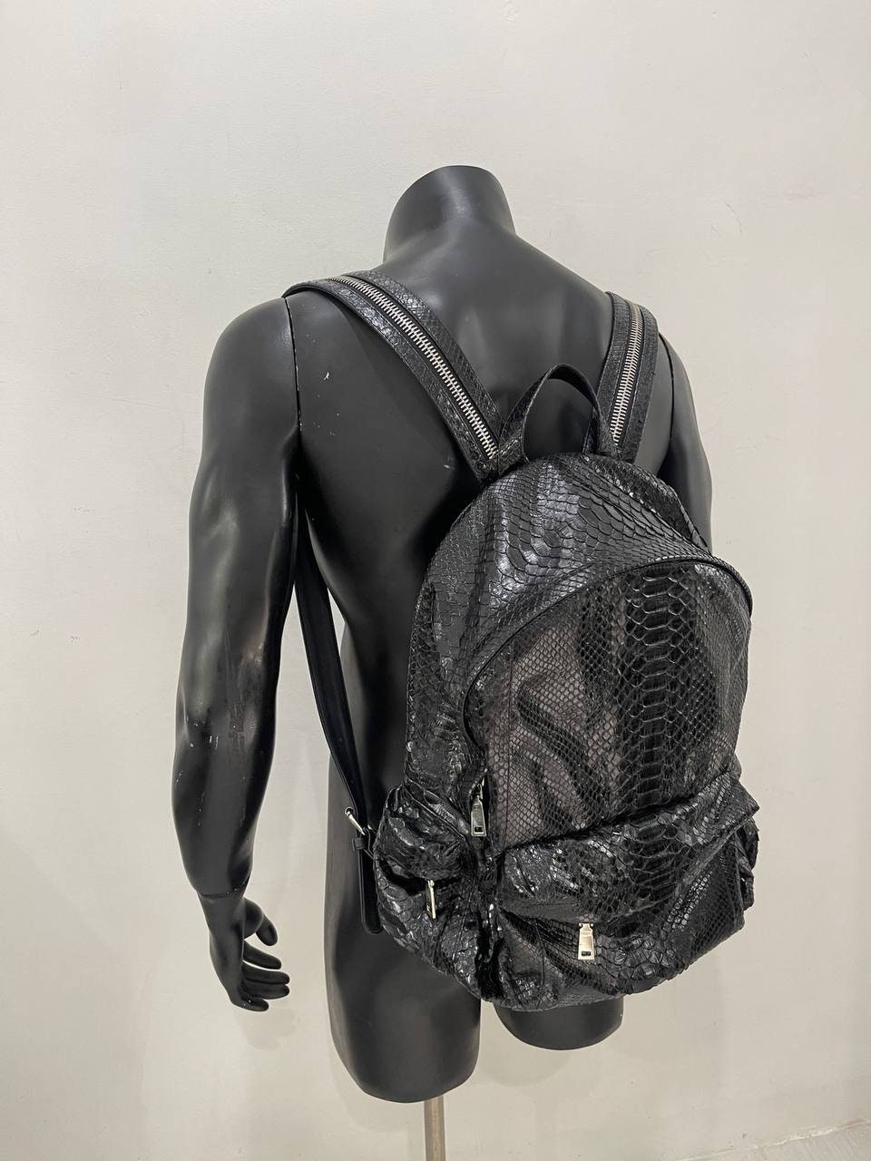 本物のパイソン皮 ブラックリュック il_fullxfull.4547818093_m7e9.jpg
