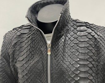 120%様　スネークスキン　リアルパイソン　蛇革　レザージャケット リアルパイソン スネークスキン ヘビ革 レザージャケット - メルカリ